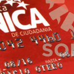 Tarjeta Única de Ciudadanía utilizada para la compra de alimentos en comercios adheridos. Foto de archivo.
