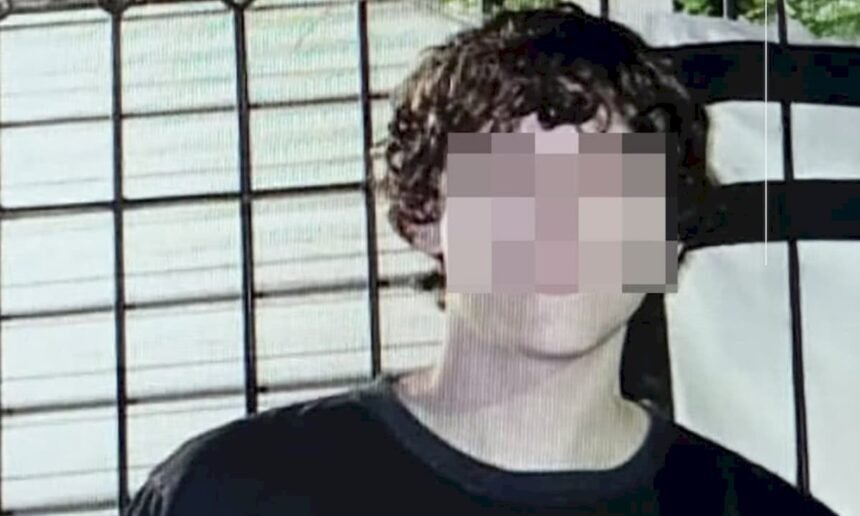 Adolescente señalado como autor del ataque en la escuela de San Cristóbal, con el rostro difuminado para preservar su identidad, en imagen de archivo.