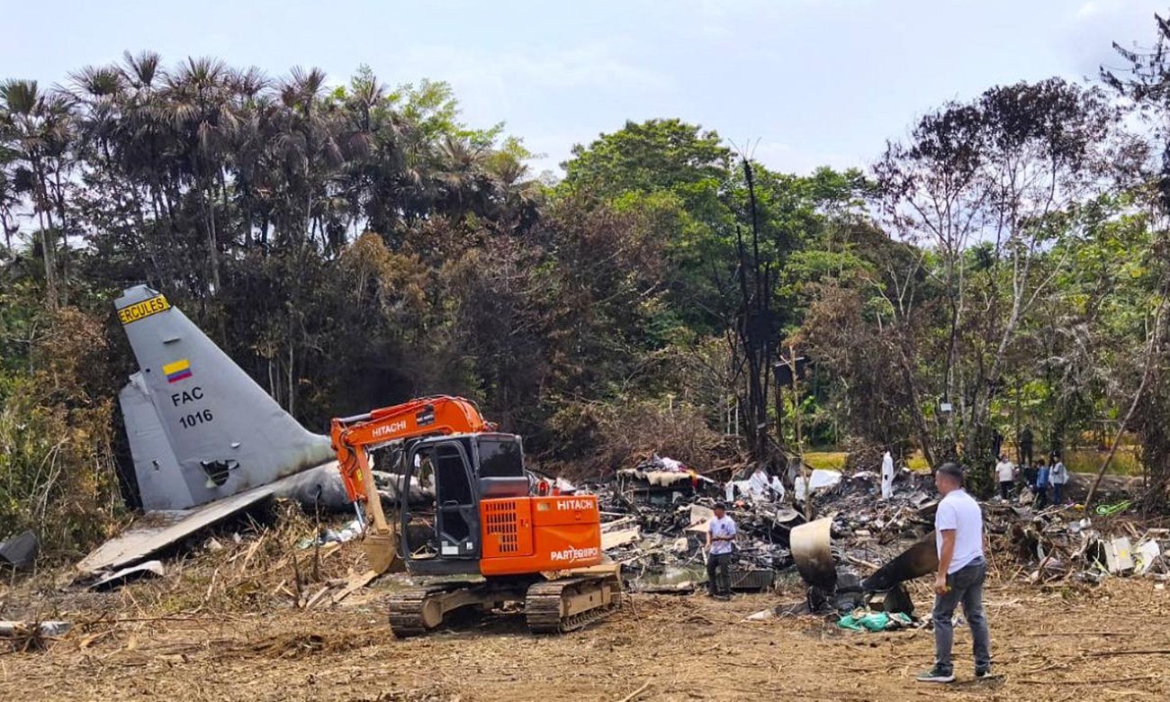 Restos de una aeronave militar tras un accidente en zona selvática, en imagen de archivo.