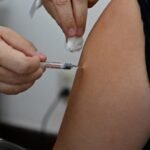 Campaña de vacunación antigripal en un centro de salud de Santa Fe.