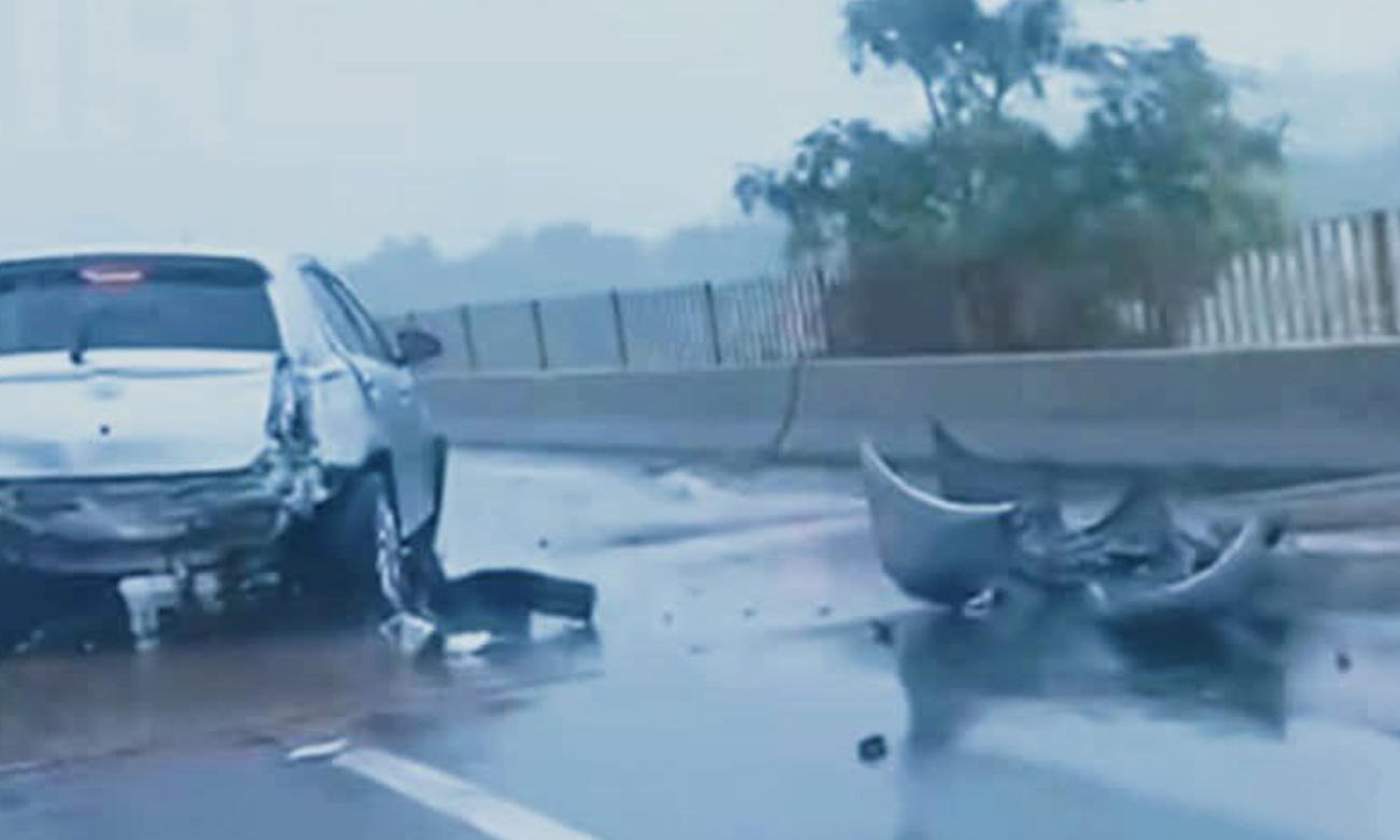 Accidente fatal en la Ruta Nacional 168, donde una joven perdió la vida tras impactar contra un guardarrail en medio de una intensa tormenta.