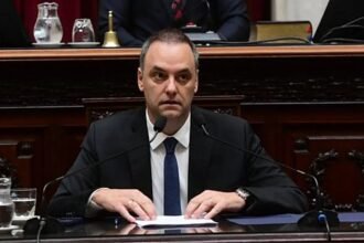 Manuel Adorni durante su exposición ante la Cámara de Diputados en el informe de gestión.