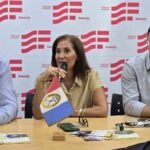 La secretaria de Turismo, Marcela Aeberhard, encabezó la presentación de la agenda turística de Semana Santa en Santa Fe.