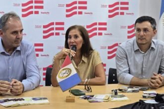 La secretaria de Turismo, Marcela Aeberhard, encabezó la presentación de la agenda turística de Semana Santa en Santa Fe.