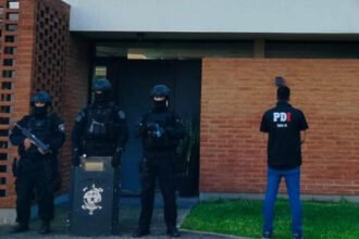 Allanamiento en vivienda de barrio privado por investigación de apuestas ilegales online.