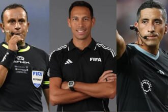 Los árbitros argentinos Darío Herrera, Facundo Tello y Yael Falcón Pérez, designados para el Mundial 2026, en una imagen que refleja un hecho histórico para el arbitraje nacional. Foto: archivo.