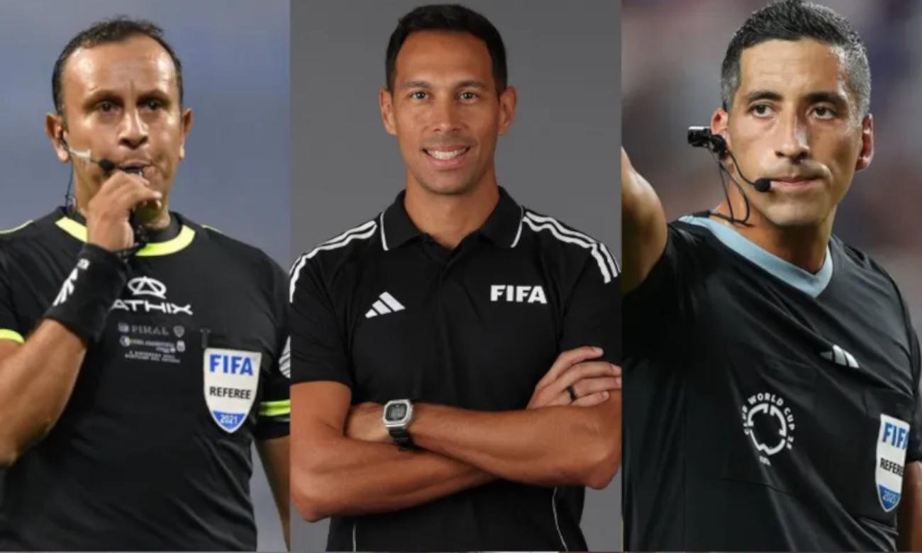 Los árbitros argentinos Darío Herrera, Facundo Tello y Yael Falcón Pérez, designados para el Mundial 2026, en una imagen que refleja un hecho histórico para el arbitraje nacional. Foto: archivo.