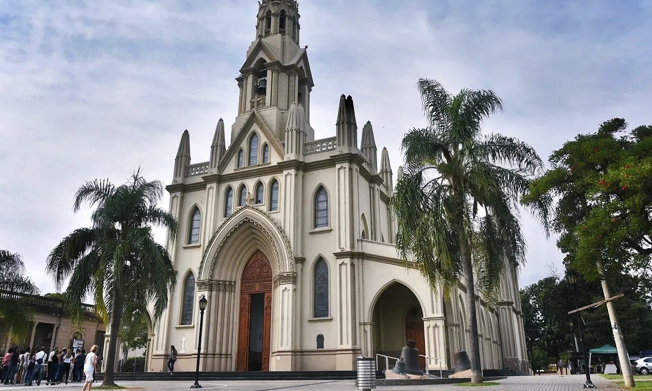 Basílica de Guadalupe, uno de los principales centros de fe y peregrinación de la ciudad de Santa Fe. Foto de archivo.