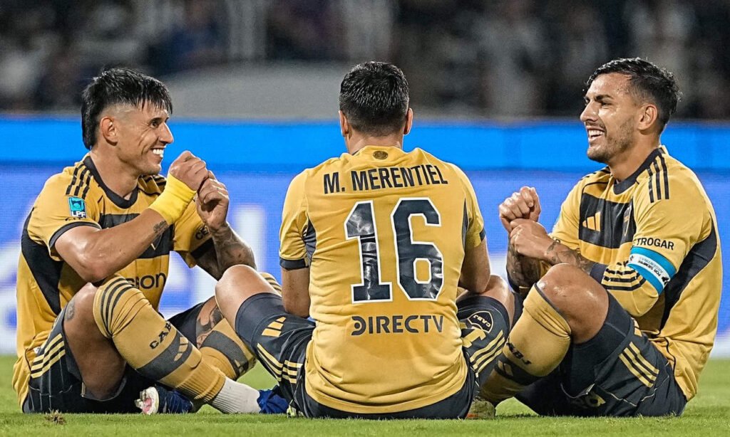 Merentiel, Bareiro y Paredes celebran un gol en un festejo que refleja el potencial ofensivo y la jerarquía de Boca en la Copa Libertadores. Foto: archivo.
