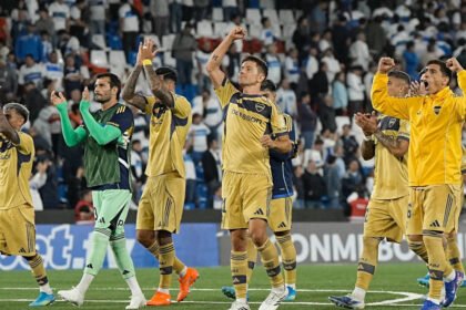 Boca Juniors celebra una victoria como visitante por la Copa Libertadores, en una imagen de archivo que refleja la alegría del plantel Xeneize tras un triunfo clave en el certamen continental.