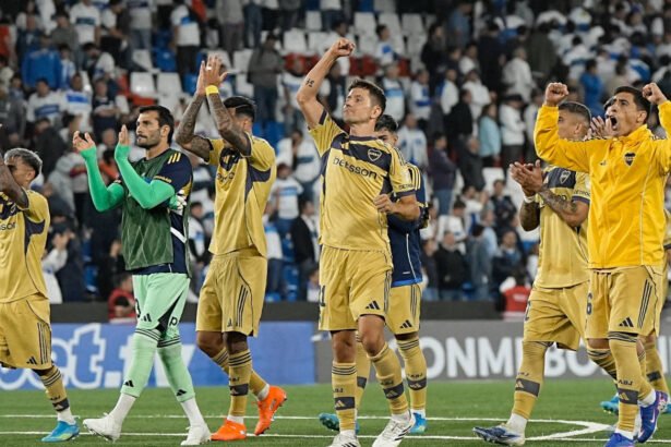 Boca Juniors celebra una victoria como visitante por la Copa Libertadores, en una imagen de archivo que refleja la alegría del plantel Xeneize tras un triunfo clave en el certamen continental.