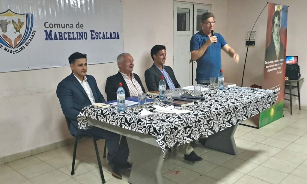 El senador Rodrigo Borla encabezó la presentación del Manual de Clubes, destacando la importancia de fortalecer la gestión de las instituciones deportivas en la región.