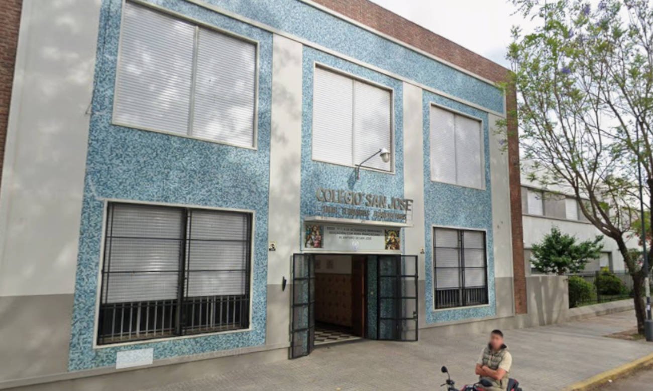 Fachada del Colegio San José de las Hermanas Franciscanas, en barrio Guadalupe, Santa Fe.