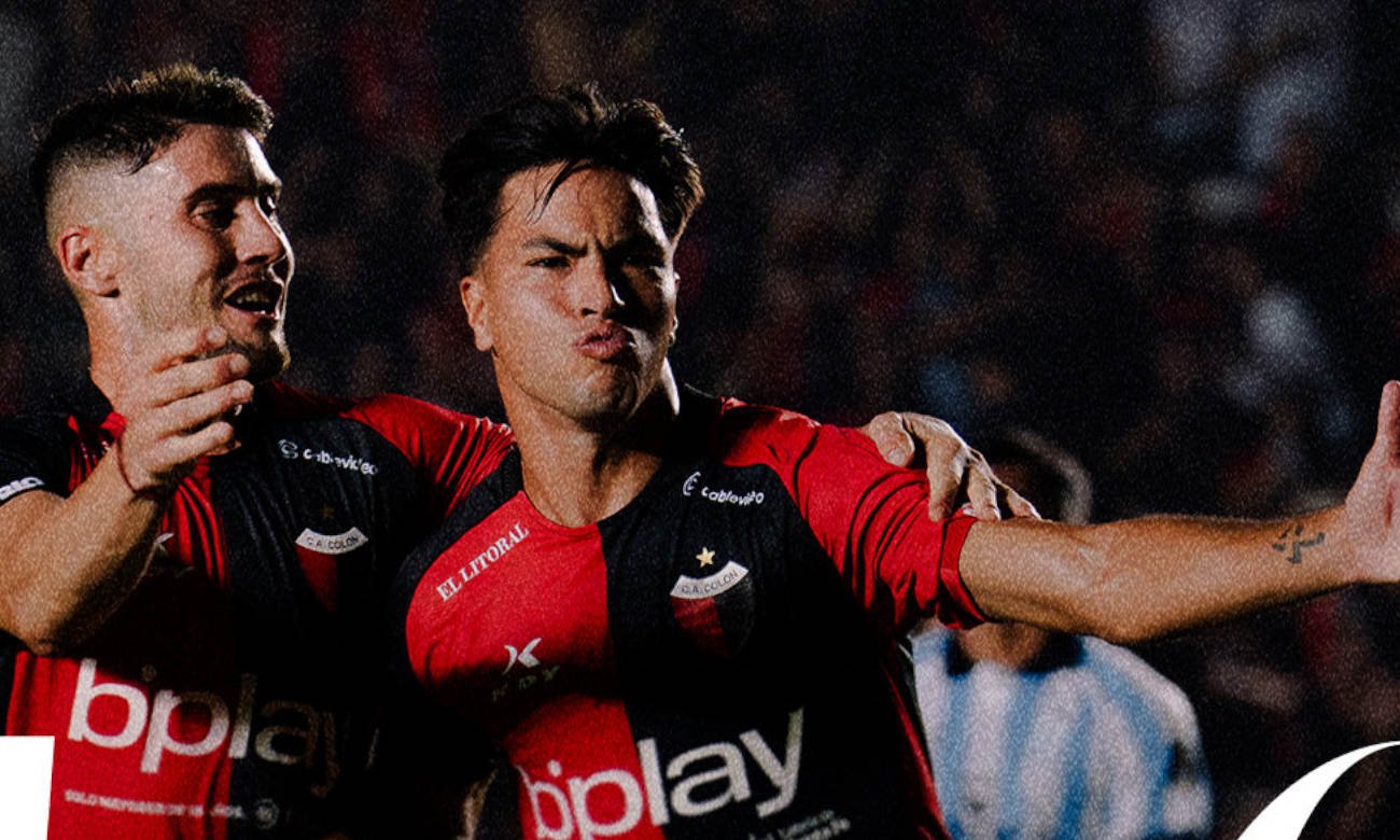Ignacio Lago desata el festejo en el Brigadier López: el referente sabalero celebra un gol que enciende a todo Colón. Foto: Gentileza.