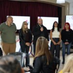 Concejales del Concejo Municipal de Santa Fe presentan propuestas durante un encuentro del programa ADN Santa Fe.