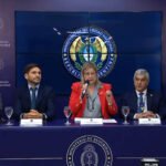 Conferencia de autoridades nacionales y provinciales por el crimen en San Cristóbal. La ministra de Seguridad, Alejandra Monteoliva, y el gobernador Maximiliano Pullaro encabezaron el encuentro junto a funcionarios, donde brindaron detalles del avance de la investigación.