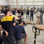 Trabajadores del Correo Argentino se reúnen en asamblea para analizar la situación laboral y definir medidas gremiales. Foto de archivo.