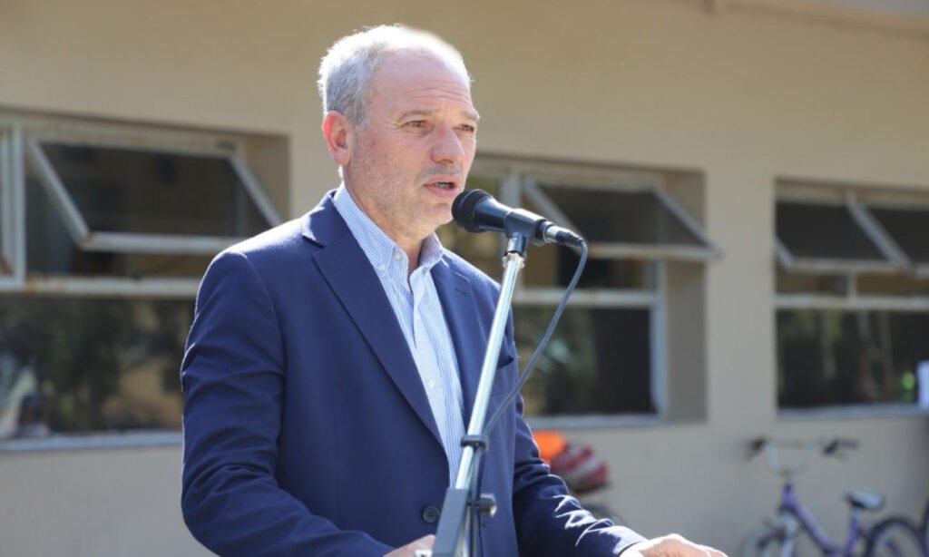 El intendente Elvio Omar Cotterli durante una actividad institucional en la ciudad de Laguna Paiva. Foto de archivo.
