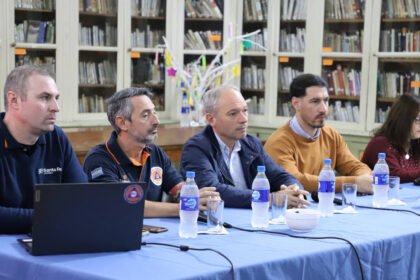 Autoridades municipales, instituciones y equipos de Protección Civil participaron de una jornada de capacitación y coordinación ante posibles emergencias climáticas en Laguna Paiva.