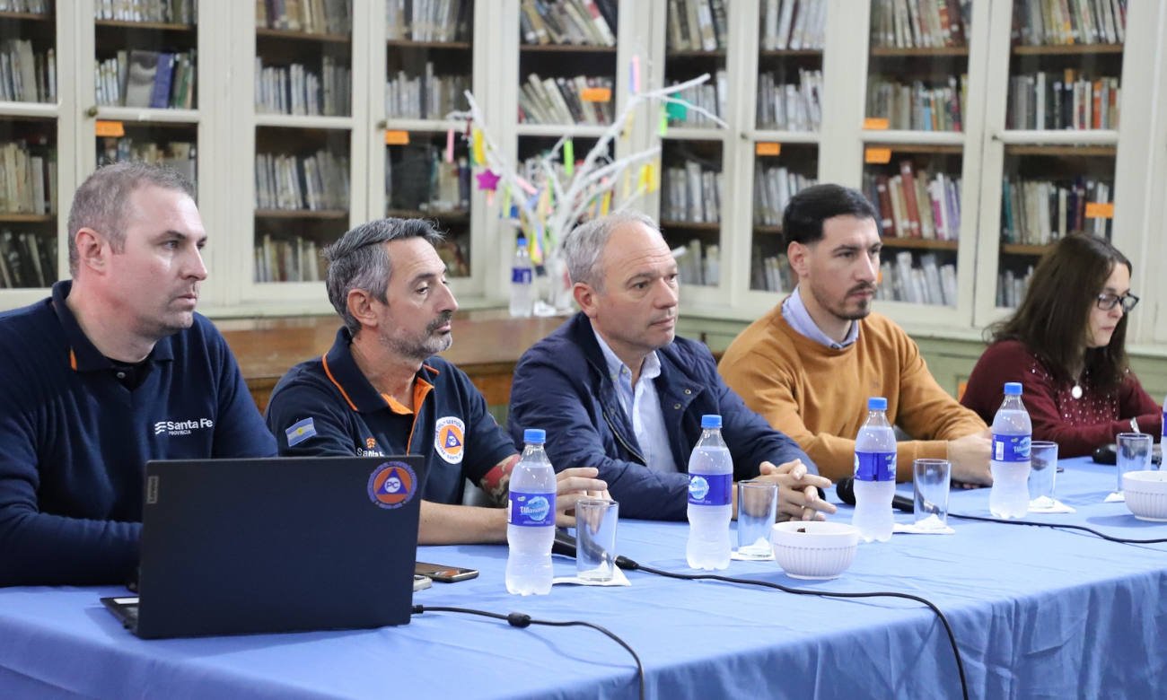 Autoridades municipales, instituciones y equipos de Protección Civil participaron de una jornada de capacitación y coordinación ante posibles emergencias climáticas en Laguna Paiva.