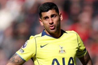 Cristian Romero, estandarte de la defensa argentina y referente del Tottenham Hotspur.