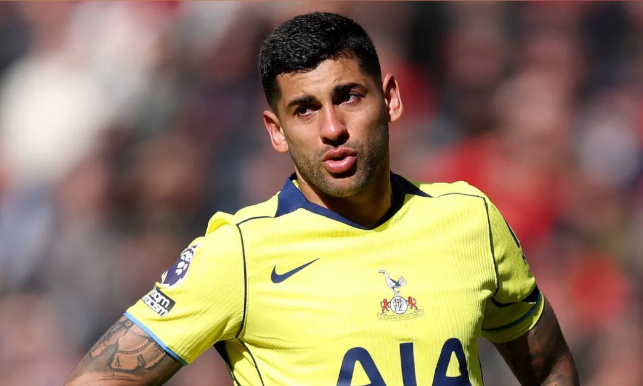 Cristian Romero, estandarte de la defensa argentina y referente del Tottenham Hotspur.