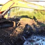 Trabajos de limpieza y desobstrucción del sistema de desagües pluviales para optimizar el escurrimiento del agua.