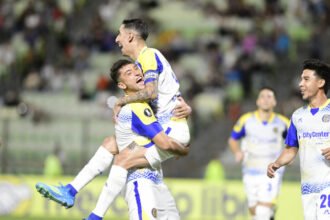 Primer grito de gloria en la Libertadores. Euforia total en el festejo de Ángel Di María, que abrió su cuenta en el torneo con una definición y un desahogo a pura emoción.