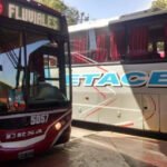 Colectivos de las empresas Etacer y Fluviales en la Terminal de Ómnibus de Santa Fe, en una jornada habitual de servicio interurbano. (Foto: archivo)