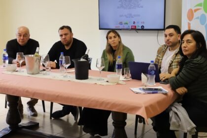 Presentación oficial de la Expo Vinos y Sabores en el Palacio Municipal de Laguna Paiva.