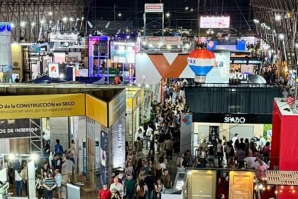 Expositores, empresas y público recorren la edición 2026 de Expocon en la Estación Belgrano, uno de los principales encuentros de la construcción en el interior del país.
