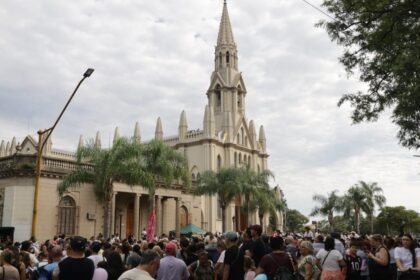 Fieles participan de la tradicional peregrinación a la Basílica de Guadalupe en una multitudinaria muestra de fe.