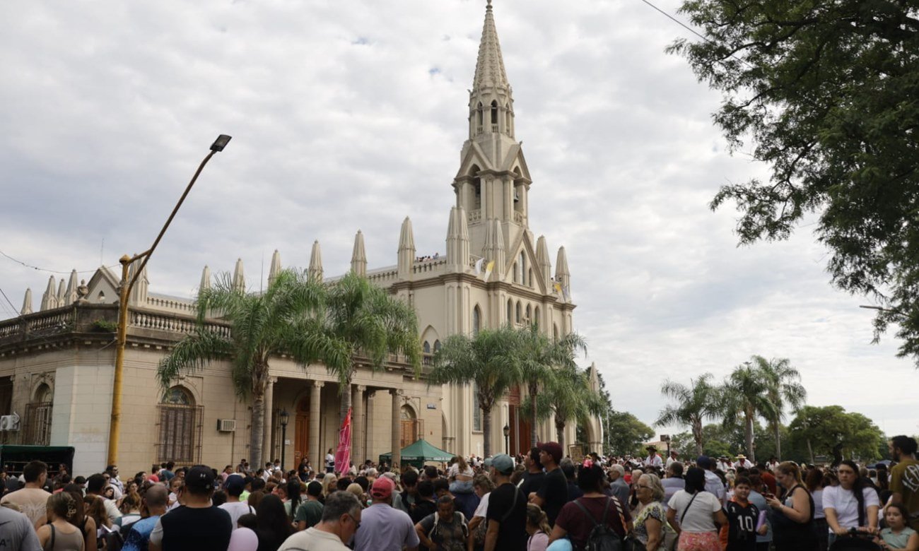 Fieles participan de la tradicional peregrinación a la Basílica de Guadalupe en una multitudinaria muestra de fe.