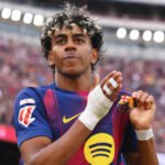Lamine Yamal en acción con la camiseta del Barcelona durante un partido oficial. Foto de archivo