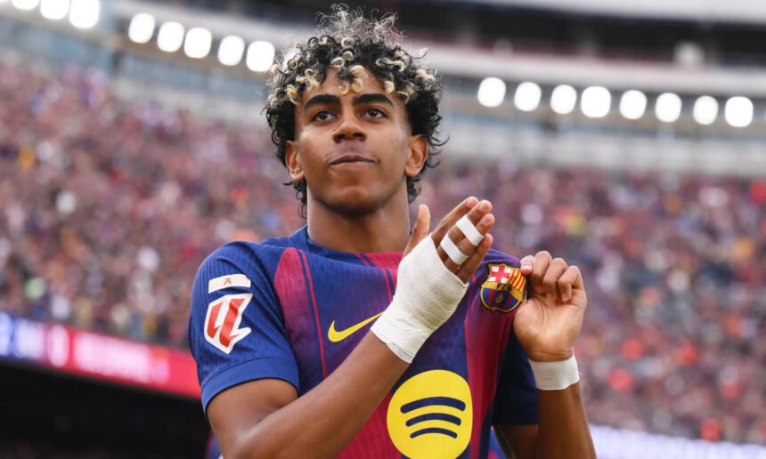 Lamine Yamal en acción con la camiseta del Barcelona durante un partido oficial. Foto de archivo