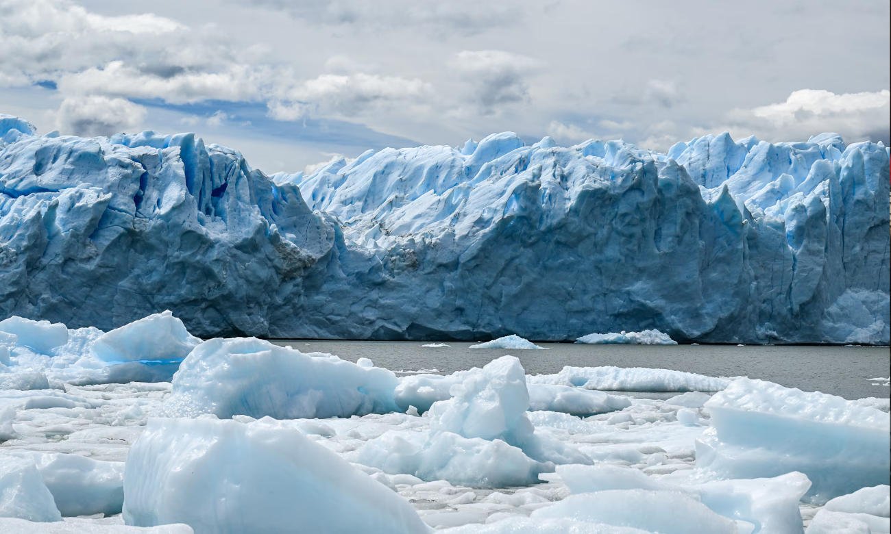 Vista de glaciares en la Patagonia argentina, reservas estratégicas de agua dulce y ecosistemas clave para el equilibrio ambiental. Foto: archivo.