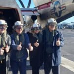 Javier Milei y funcionarios argentinos durante la visita oficial al portaaviones USS Nimitz en el marco de ejercicios militares conjuntos con Estados Unidos.