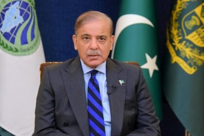 El primer ministro de Shehbaz Sharif durante una intervención oficial en el marco de la crisis diplomática en Medio Oriente.