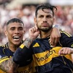 Festejo de Leandro Paredes tras convertir el gol de penal en el Superclásico disputado en el estadio Monumental.