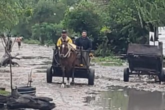 Un barrio de Reconquista afectado por anegamientos tras el intenso temporal que impactó en el norte de la provincia. Foto: Vía Libre.