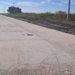 Avanzan los trabajos de pavimentación sobre la Ruta Provincial 2, una obra estratégica que fortalece la conectividad y el desarrollo regional entre San Justo y Saladero Cabal.