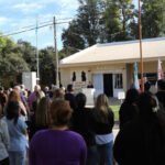 Acto conmemorativo por el aniversario del SAMCo “Norberto Trossero” con autoridades y miembros de la comunidad.