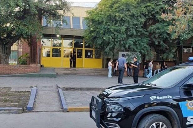 Escuela Nº 40 “Mariano Moreno” de San Cristóbal, escenario del ataque ocurrido el 30 de marzo. Foto de archivo.