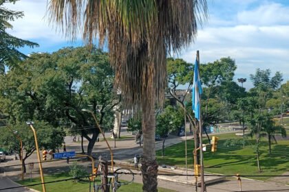 Vista del cielo en la ciudad de Santa Fe, en una jornada con condiciones estables y nubosidad variable.