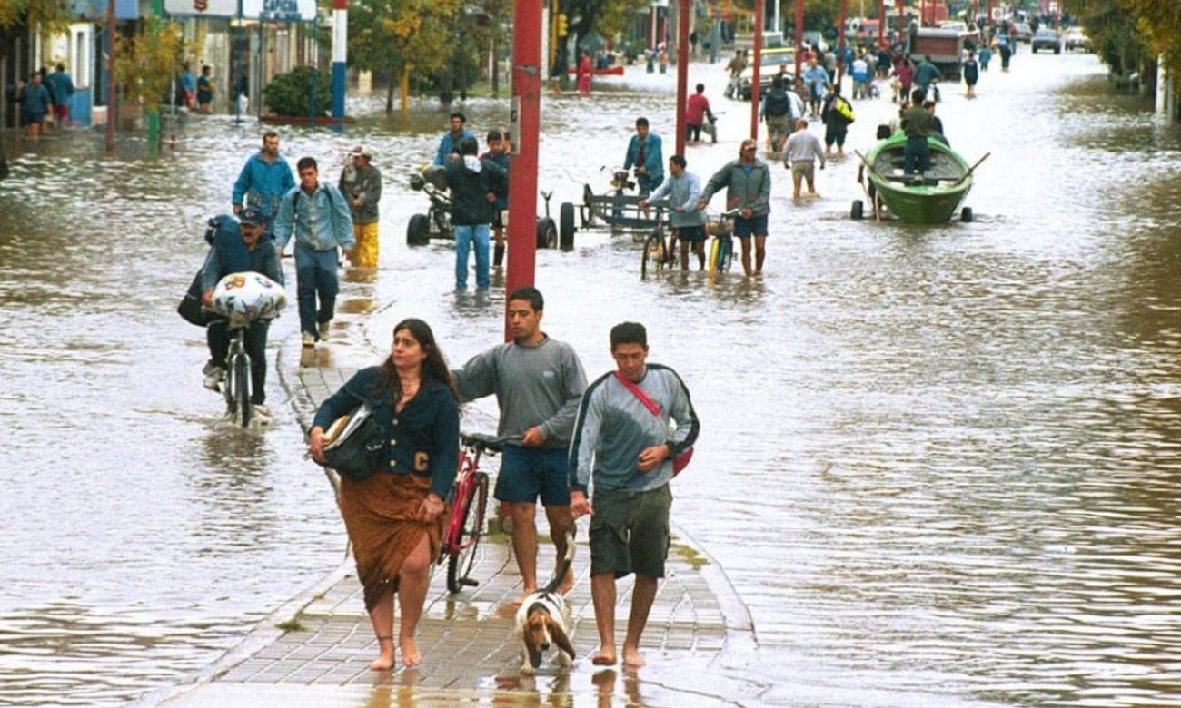 Imagen de archivo que documenta las consecuencias de la inundación del río Salado en Santa Fe en 2003.