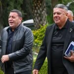 Claudio Tapia y Pablo Toviggino, dirigentes clave del fútbol argentino, en una imagen de archivo durante una actividad institucional.
