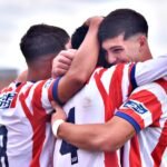 Jugadores de Unión celebran un gol en el clásico santafesino de reserva ante Colón en el estadio 15 de Abril.