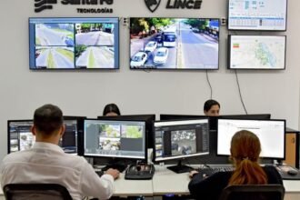 Centro de monitoreo con tecnología de videovigilancia e inteligencia artificial en la provincia de Santa Fe.