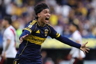 Exequiel Zeballos en acción con la camiseta de Boca Juniors. Imagen de archivo.