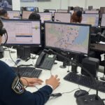 Centro de monitoreo y operadores del sistema de emergencias 911 durante tareas de coordinación y atención de incidentes en Santa Fe. Foto ilustrativa.